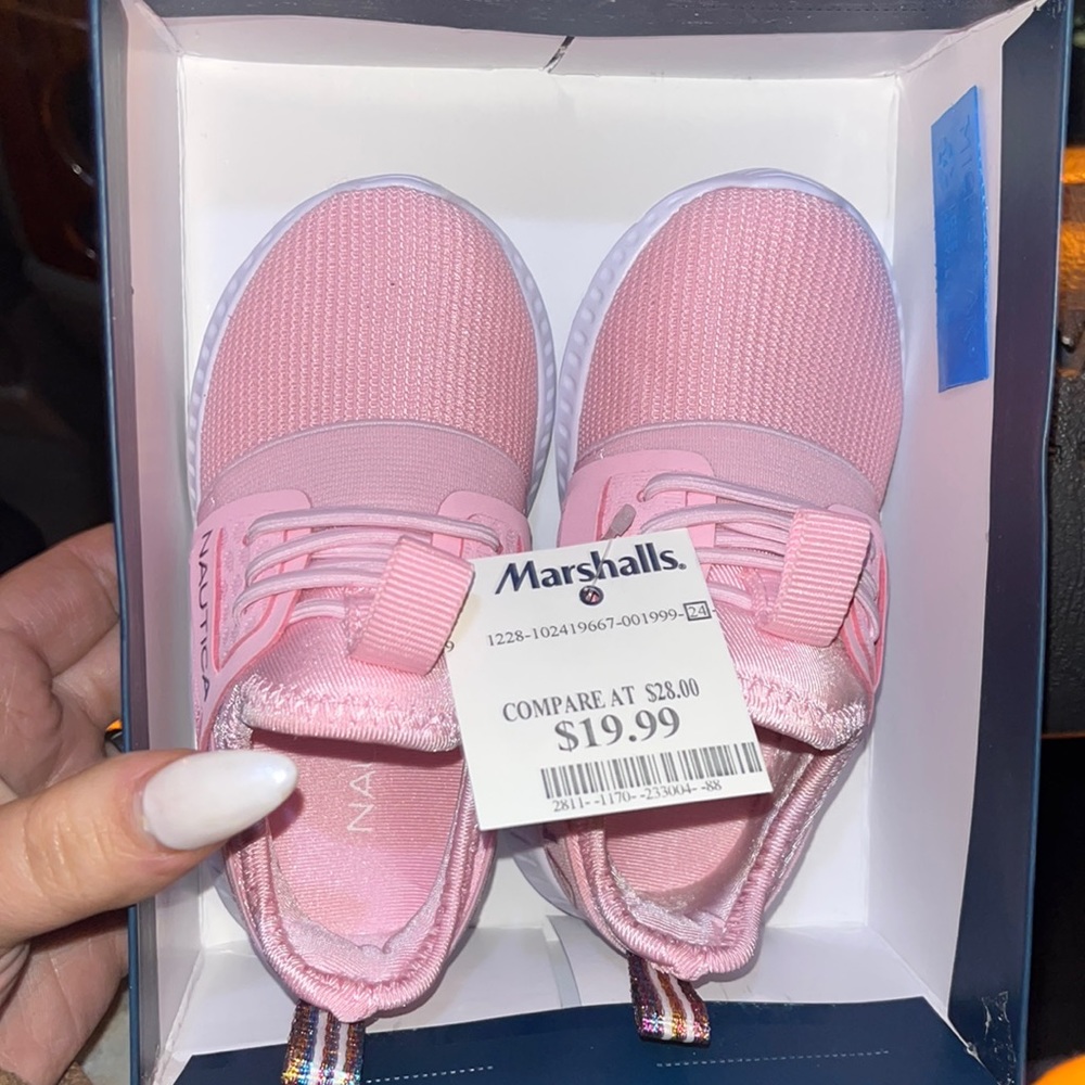 BRAND NEW GIRL SNEAKERS